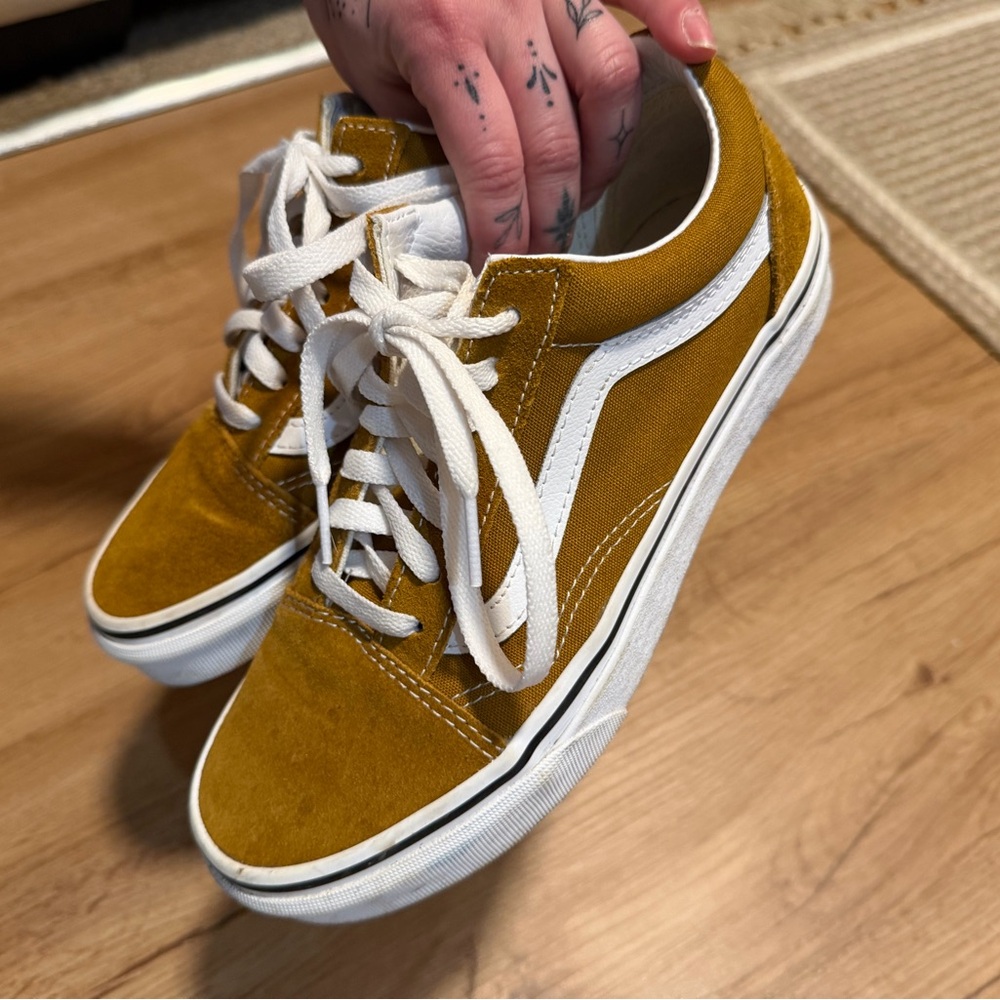 Vans - Picture 4 of 6